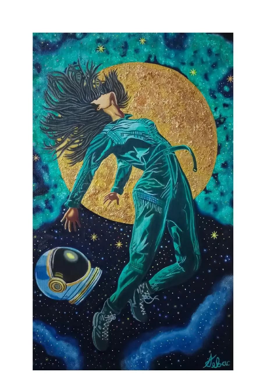Óleo sobre lienzo de una figura con traje espacial flotando ante una luna dorada, con su casco a la deriva en un cielo estrellado de tonos turquesa.